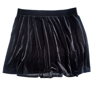 Hot Topic velvet skater skirt with stretchy elastic waistband / Size 1 , 1X , XL